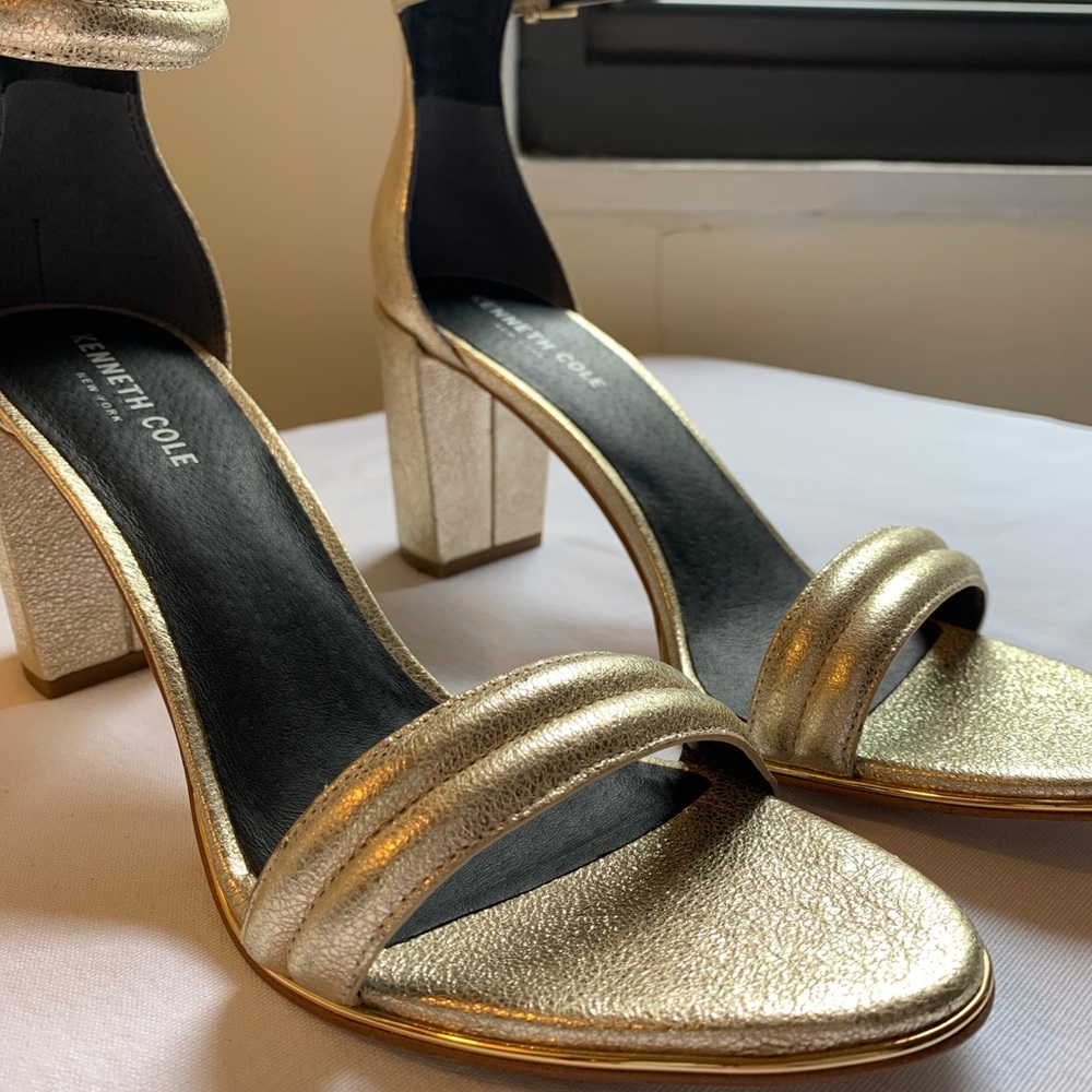 Beautiful Kenneth Cole Sandals